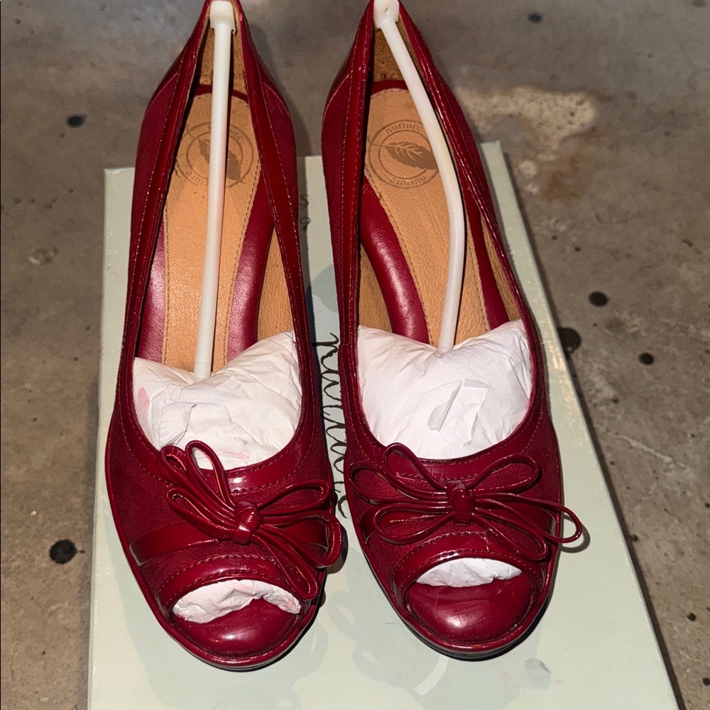 Nurture by Lamaze Flame Red Heels